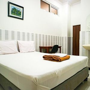 Standard Zimmer mit Kingsize-Bett